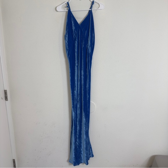 Rat & Boa Sahara blue velvet v-neck maxi dress - Picture 11 of 11